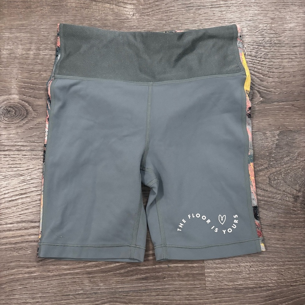 Athleta Girl x Simone Biles Athletic Spandex Bike Shorts Gray Size M (8-10)